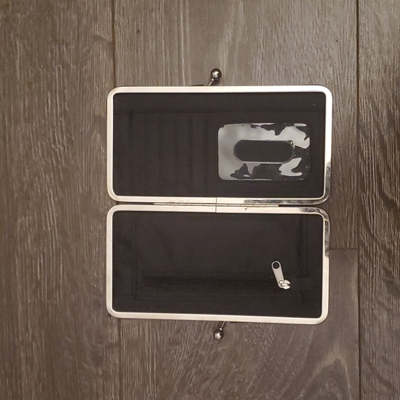 💙 Disney Loungefly Lilo & Stitch Tie Dye Kisslock Hinge Wallet - Picture 7 of 9